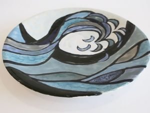 falling wave decorative plate